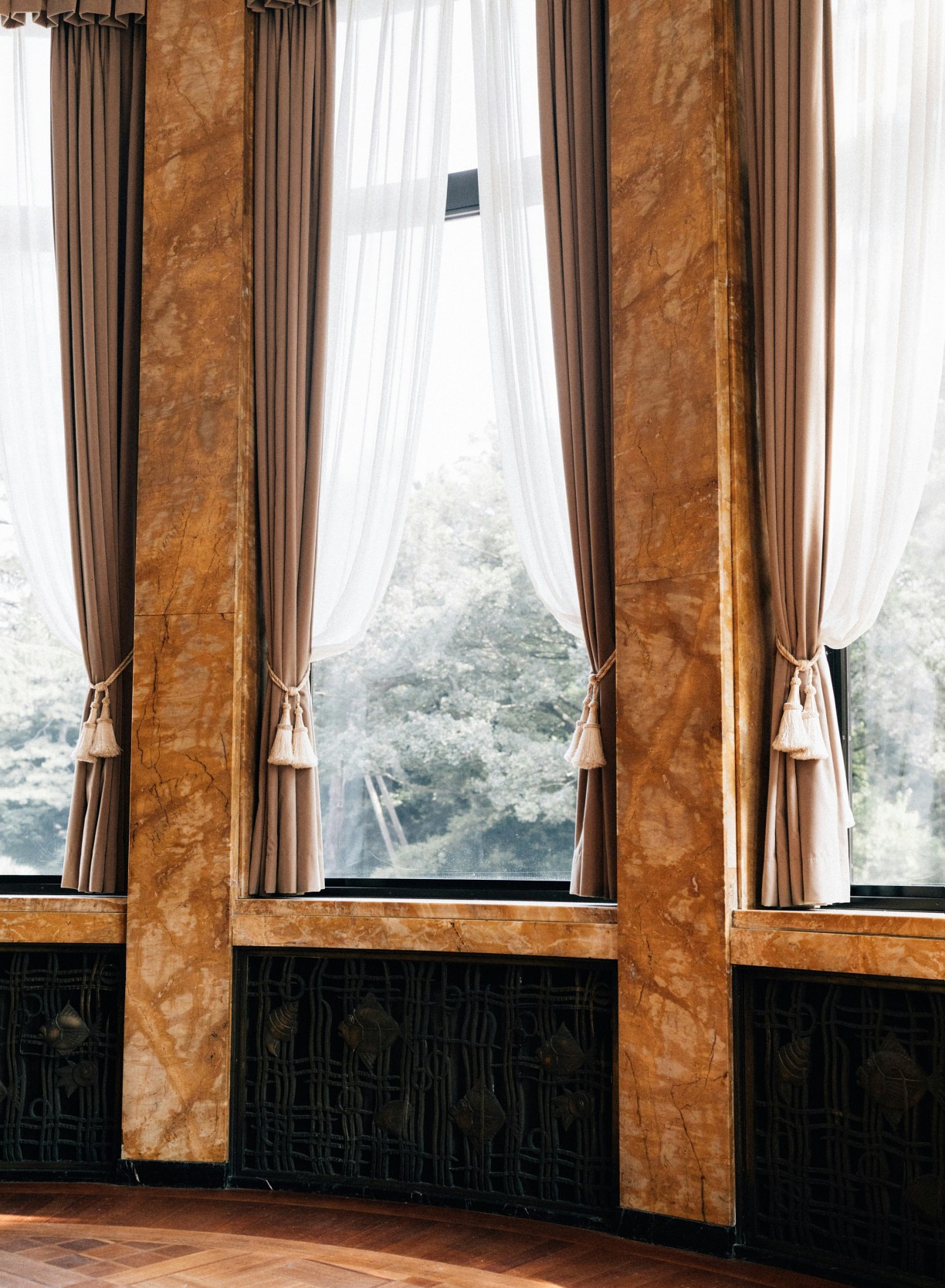 tsuyoshi-kozu-FriFaVg4mLo-unsplash_compressed_low